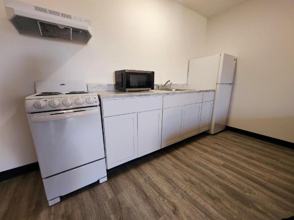 Ambassy Motel image 13