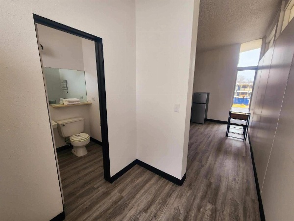 Ambassy Motel image 4